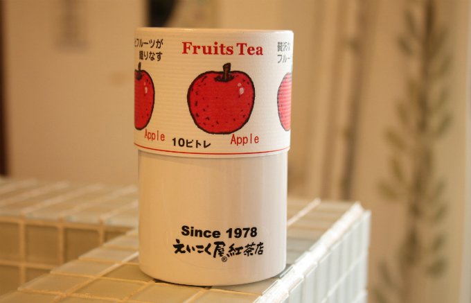 贅沢なフルーツティー紙管 ３缶セット 桃／りんご／巨峰｜えいこく屋 